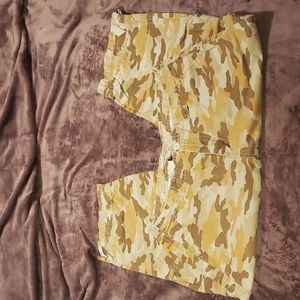 Womens‎ Camouflage Capri's